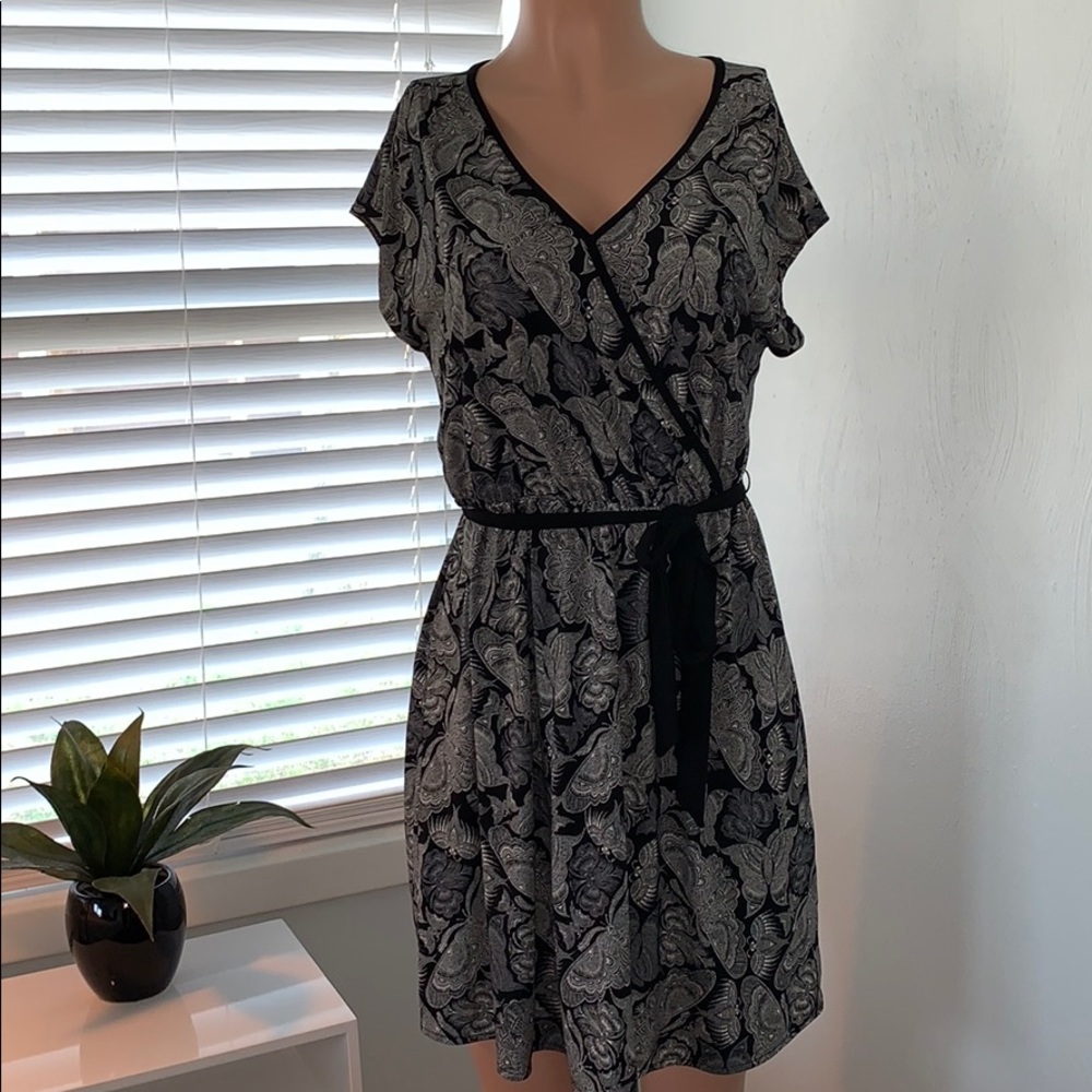 Black and white floral mini